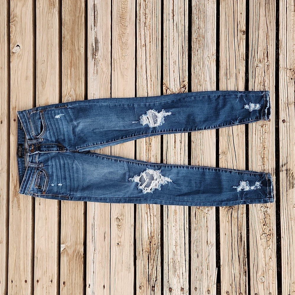 Judy Blue Medium Wash Distressed Holes Skinny Jeans Size 1 or 25 Waist Boutique